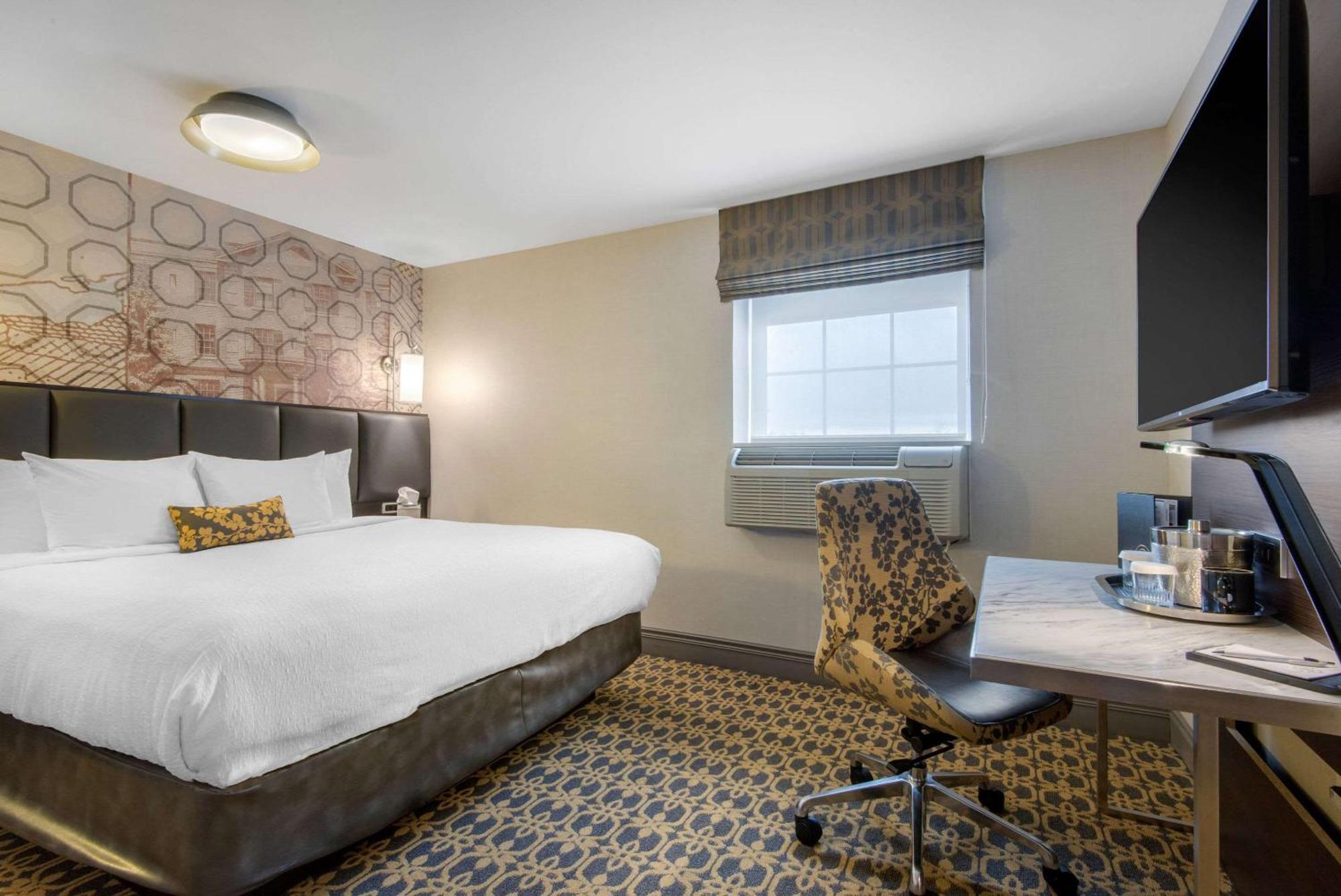 The Champlain Waterfront Hotel Ascend Hotel Collection Орилия Екстериор снимка
