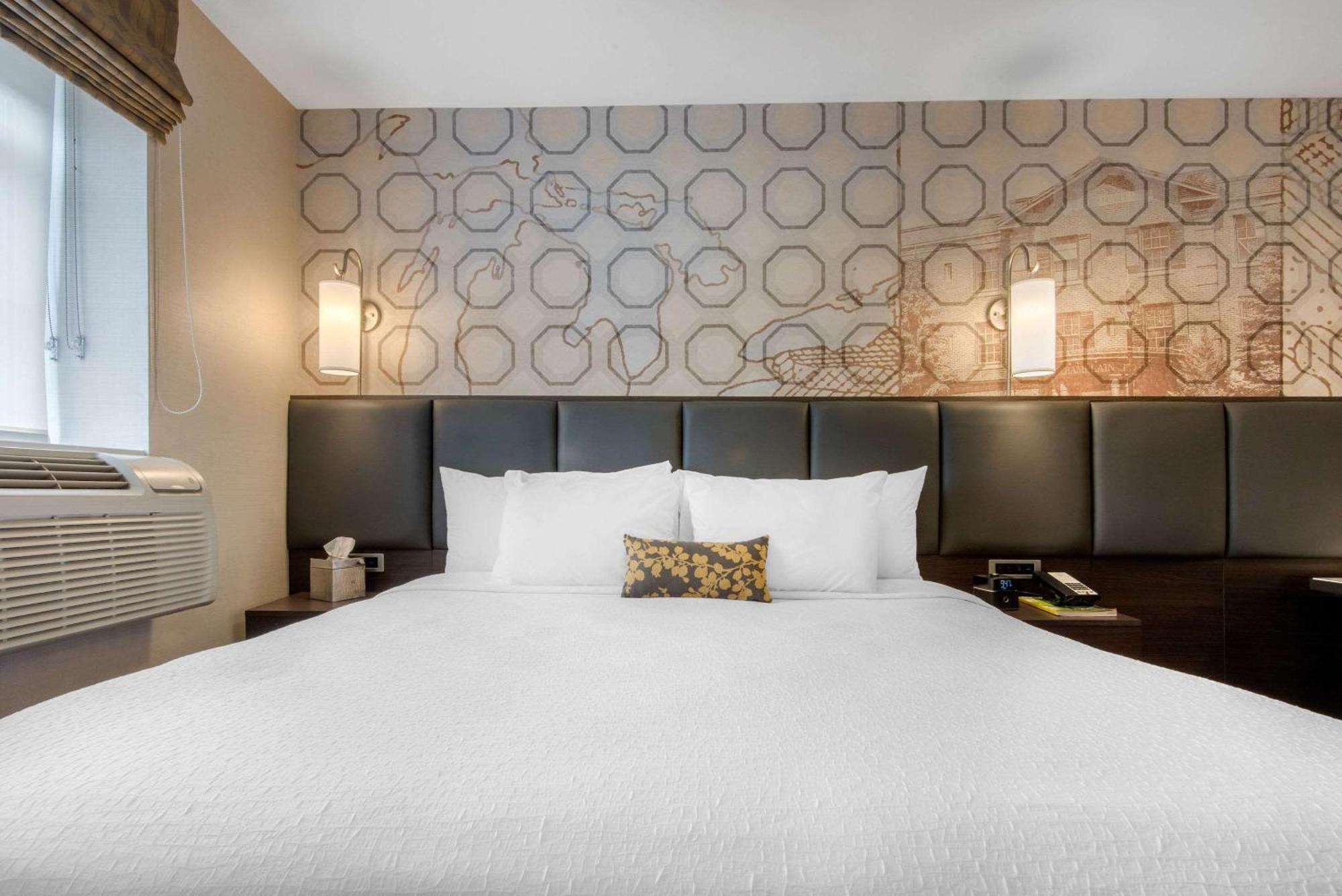 The Champlain Waterfront Hotel Ascend Hotel Collection Орилия Екстериор снимка
