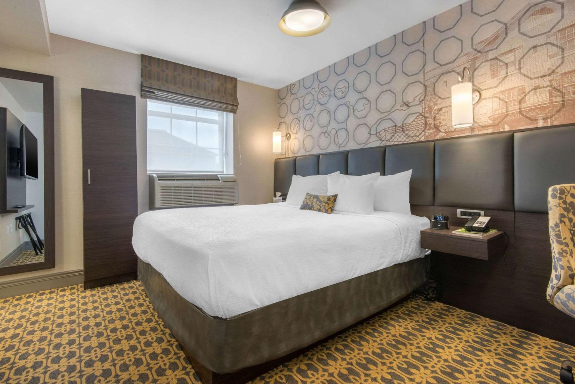 The Champlain Waterfront Hotel Ascend Hotel Collection Орилия Екстериор снимка