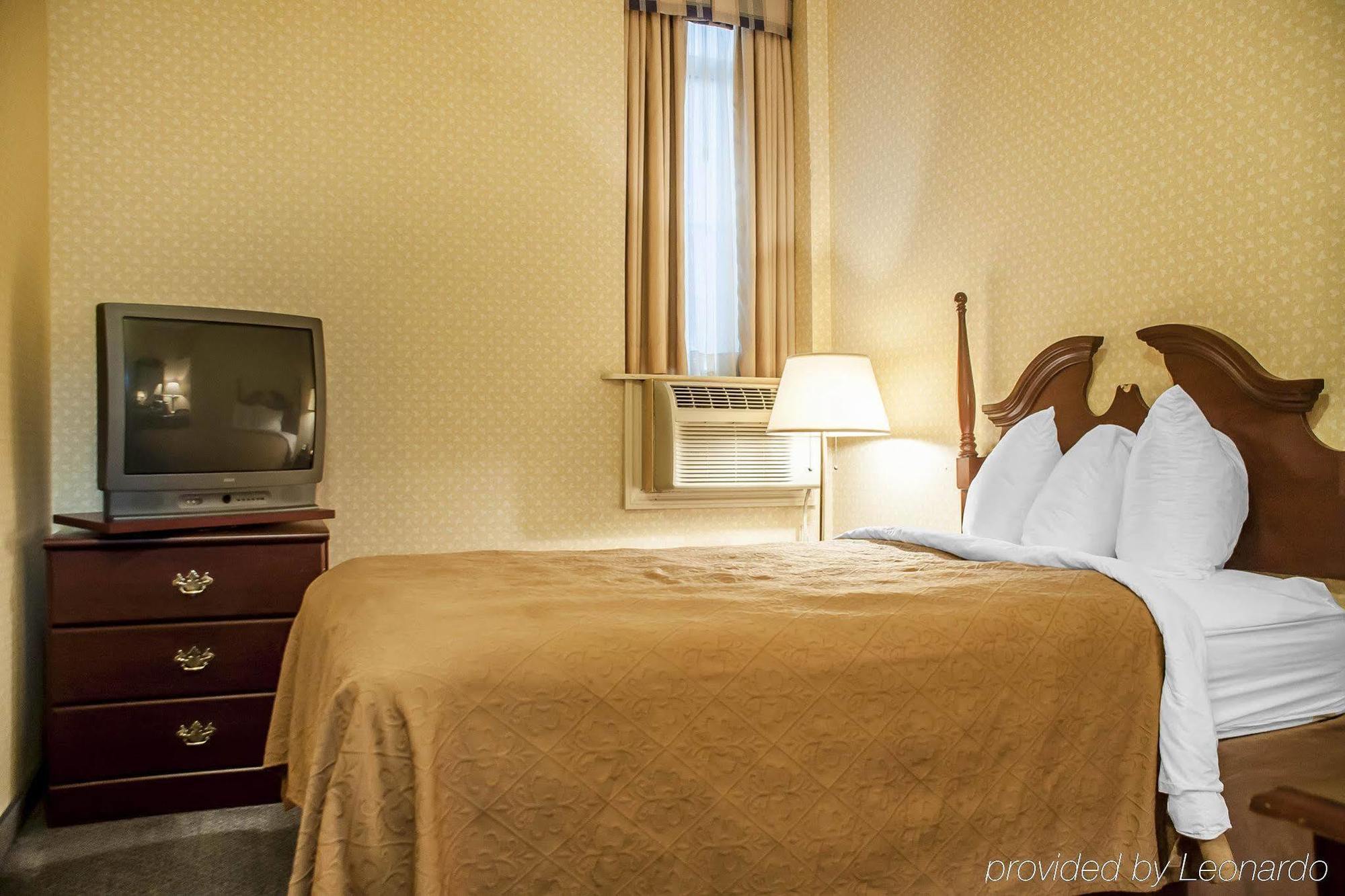 The Champlain Waterfront Hotel Ascend Hotel Collection Орилия Екстериор снимка