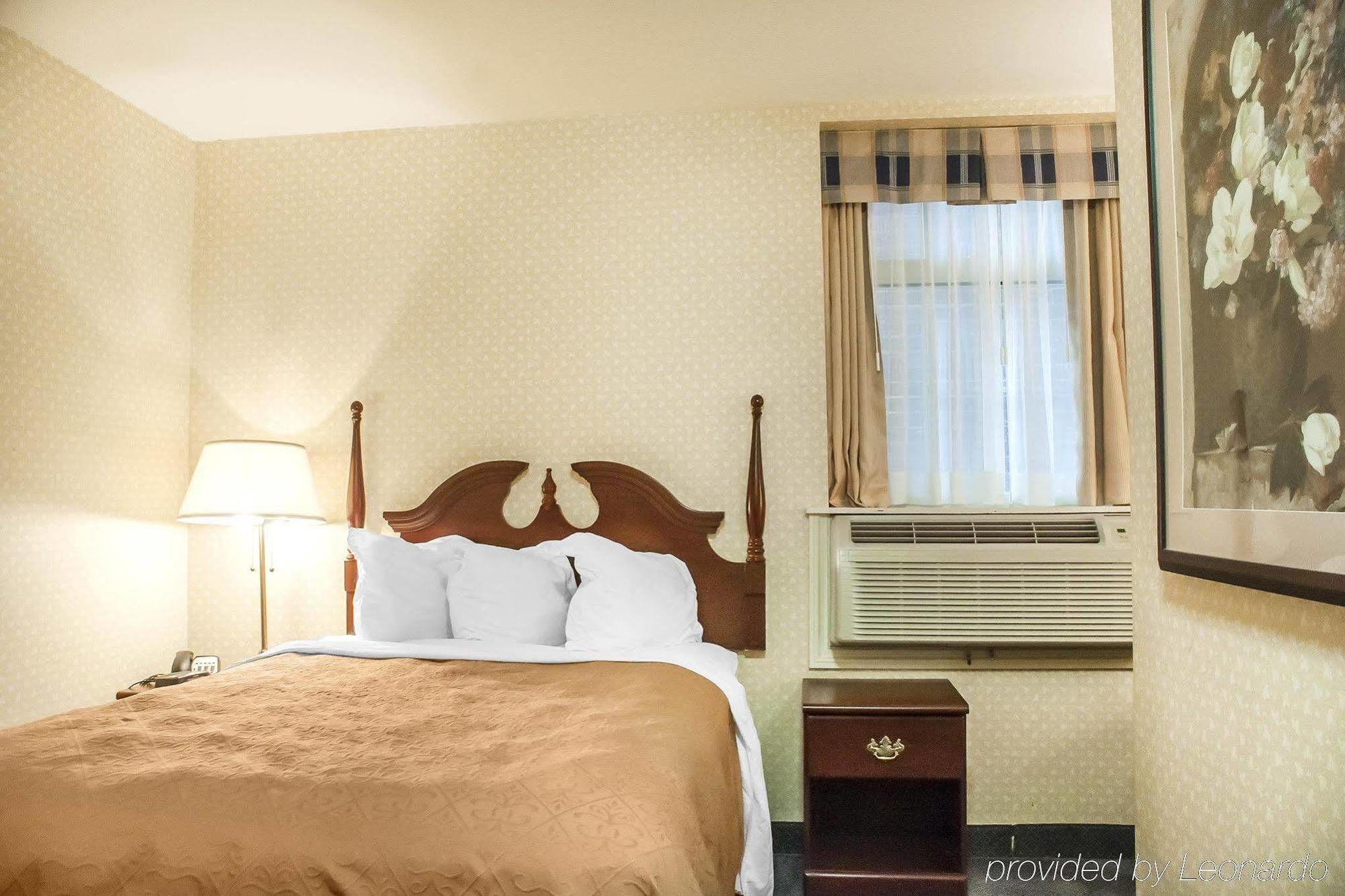 The Champlain Waterfront Hotel Ascend Hotel Collection Орилия Екстериор снимка