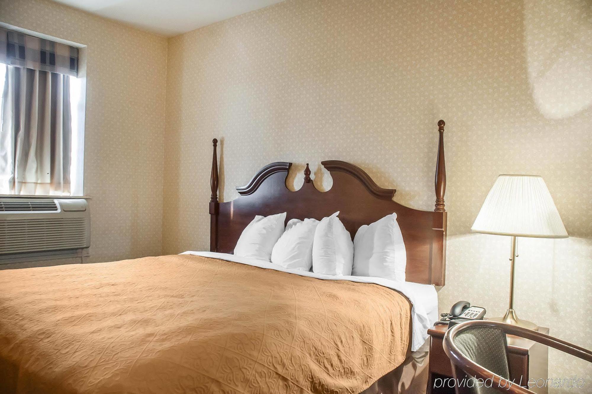 The Champlain Waterfront Hotel Ascend Hotel Collection Орилия Екстериор снимка