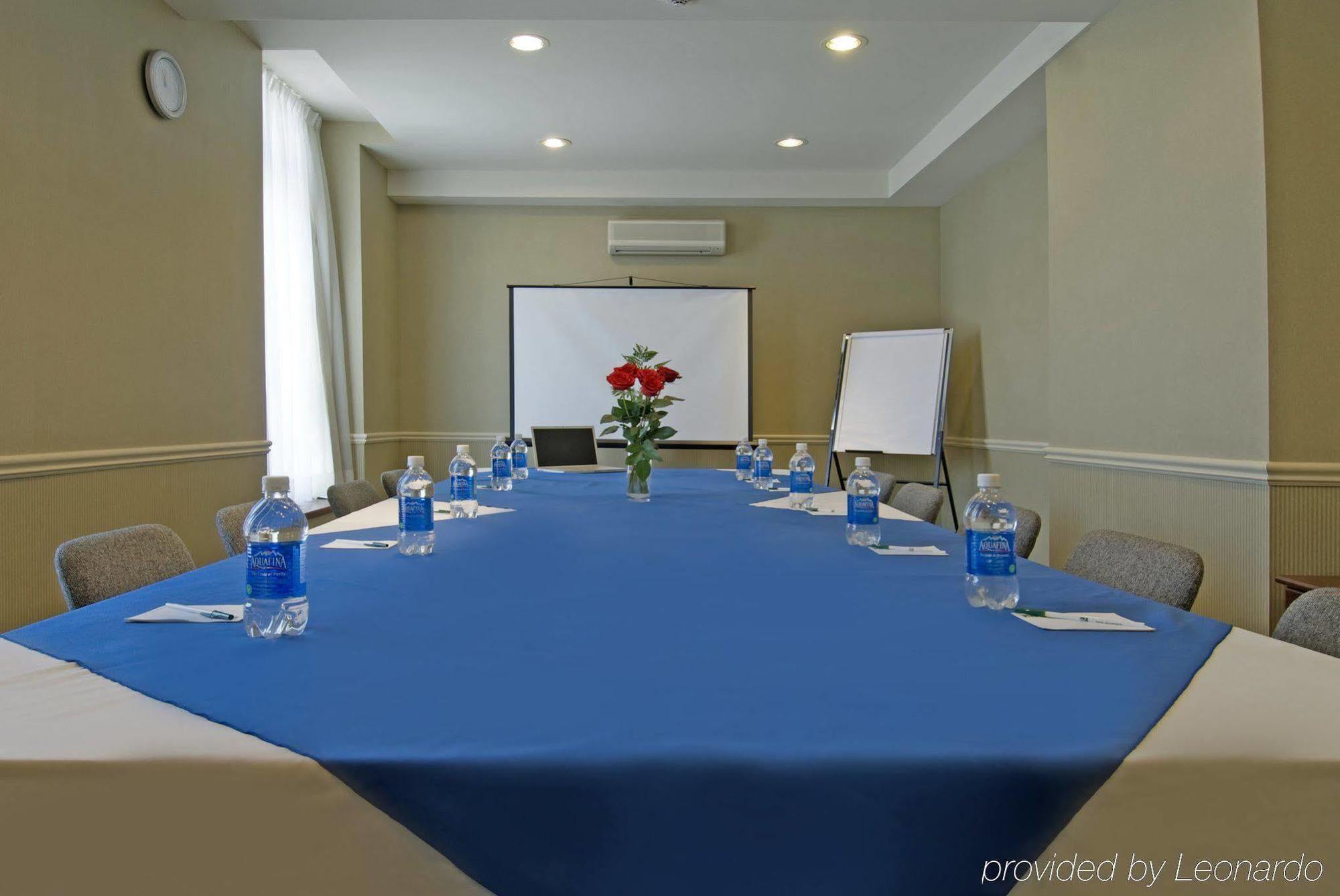 The Champlain Waterfront Hotel Ascend Hotel Collection Орилия Съоръжения снимка