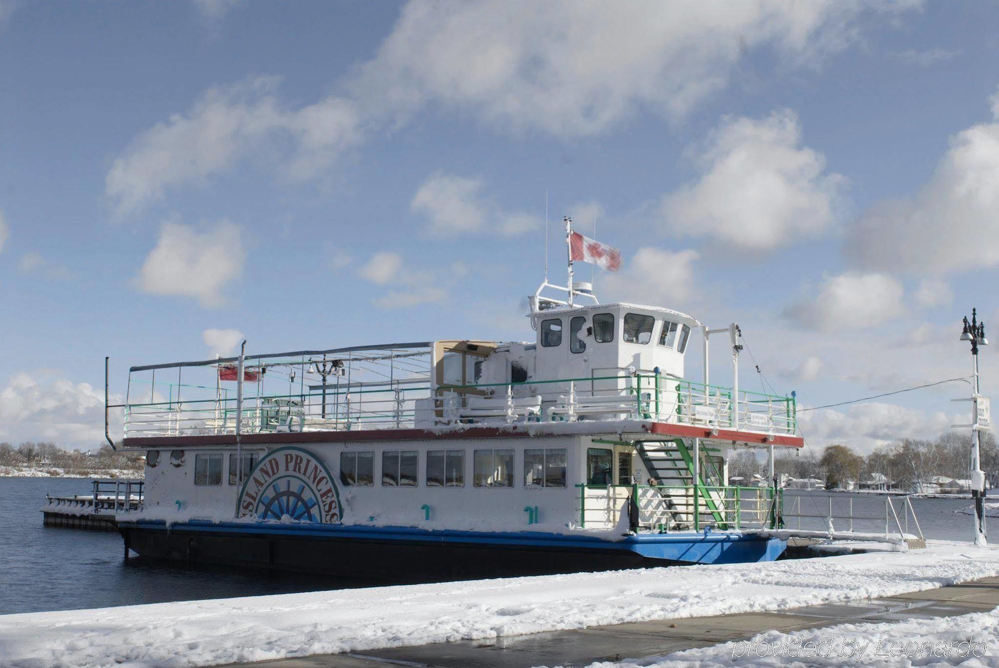 The Champlain Waterfront Hotel Ascend Hotel Collection Орилия Екстериор снимка