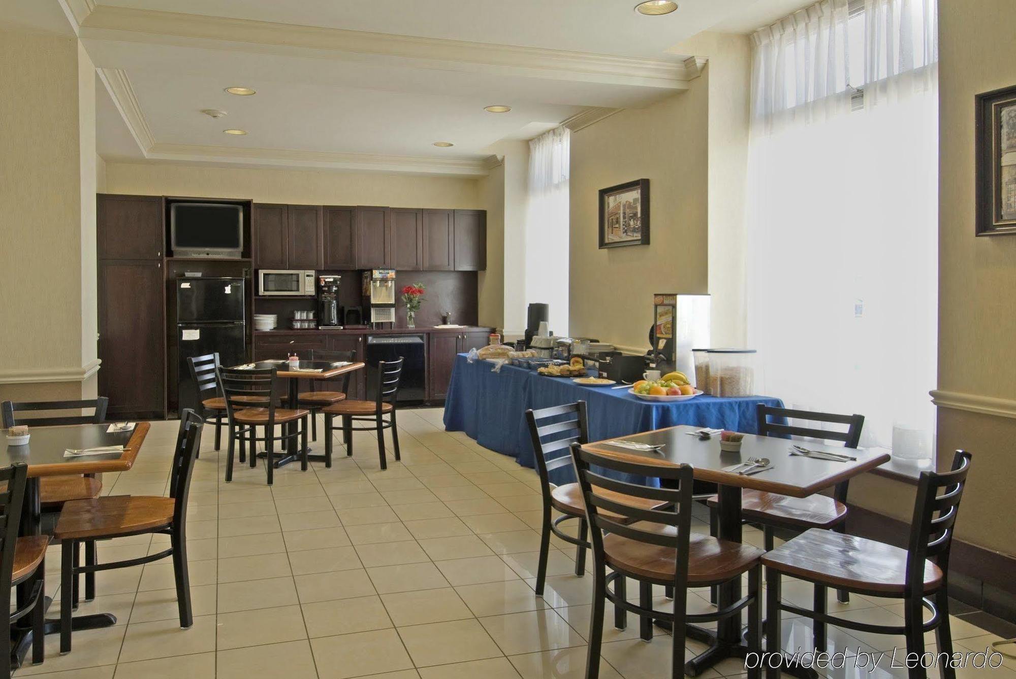 The Champlain Waterfront Hotel Ascend Hotel Collection Орилия Ресторант снимка
