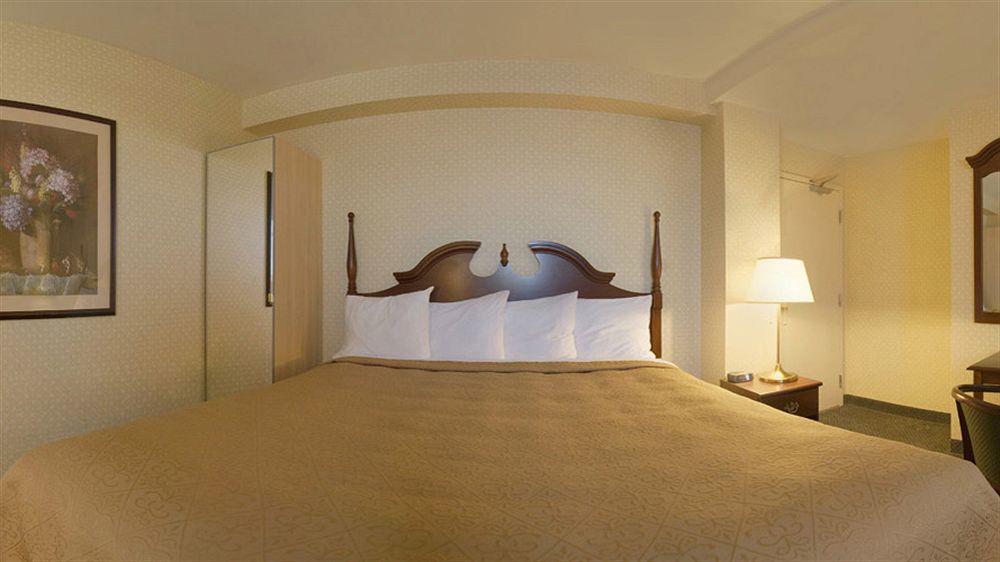The Champlain Waterfront Hotel Ascend Hotel Collection Орилия Екстериор снимка